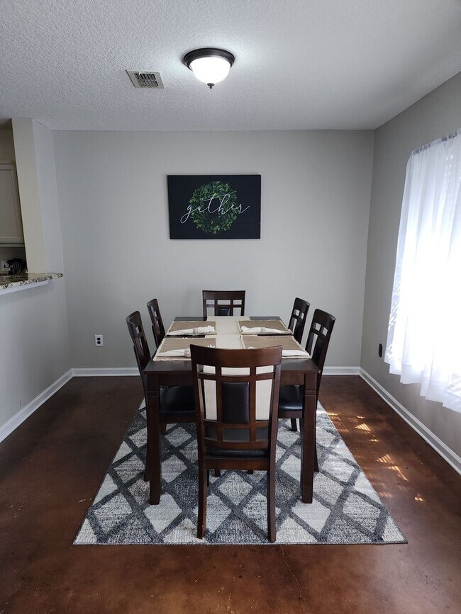 Building Photo - Fleming Island Fully Furnished Home... 1/2...