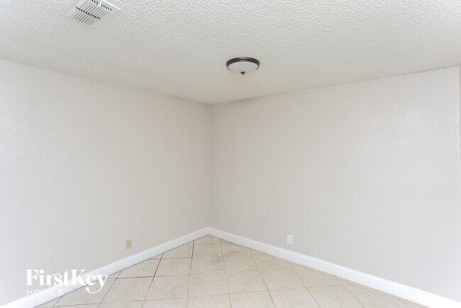 Foto del edificio - 3804 Sugar Ridge Rd