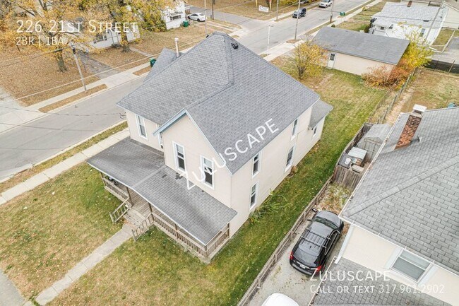 Building Photo - 1/2 off first months rent - Nice Duplex in...