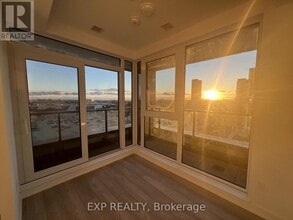 Building Photo - 1007 The Queensway