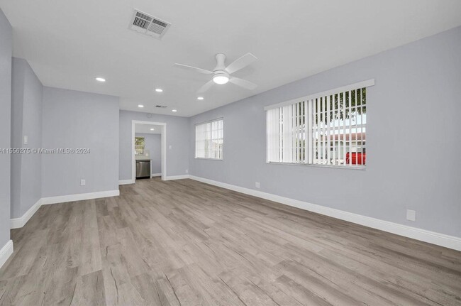 Foto del edificio - 145 SW 13th Ave