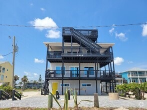 Building Photo - 6598 S Atlantic Ave
