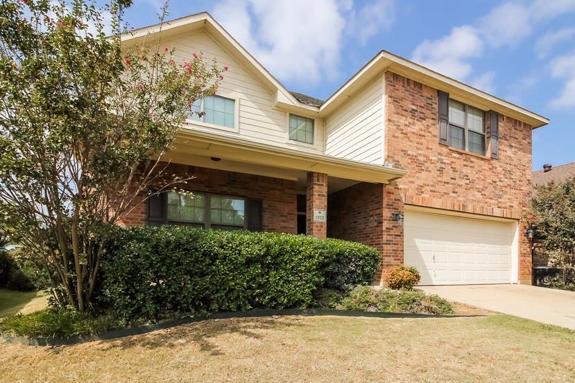 Primary Photo - 2825 Greenway Dr