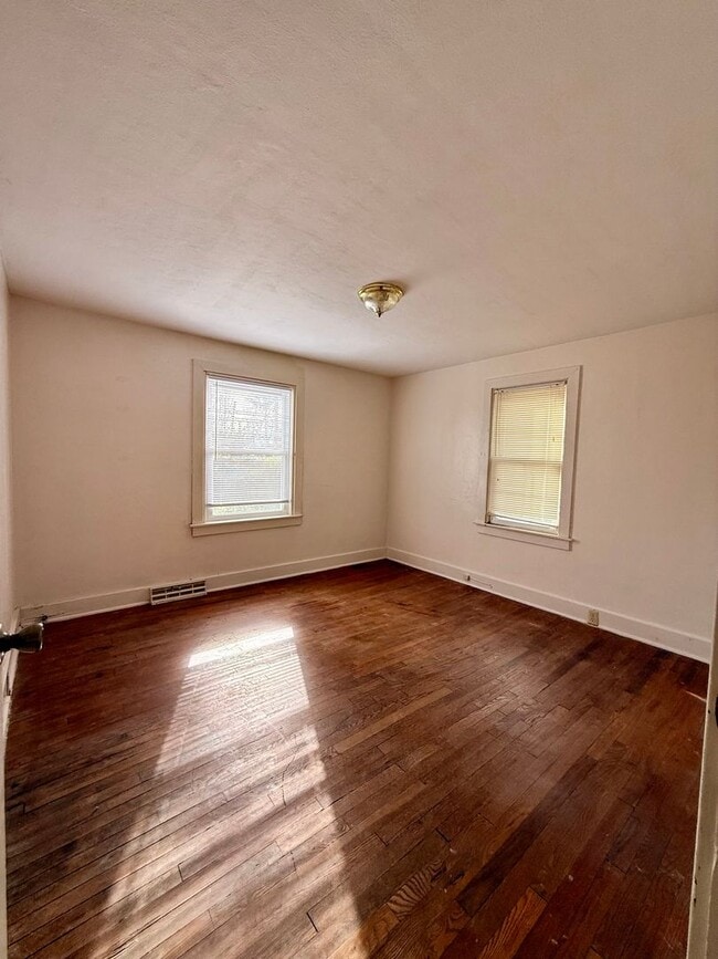 Building Photo - Single family home