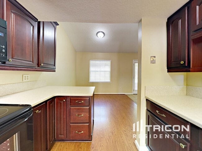 Foto del edificio - 4399 Princess Labeth Ct W