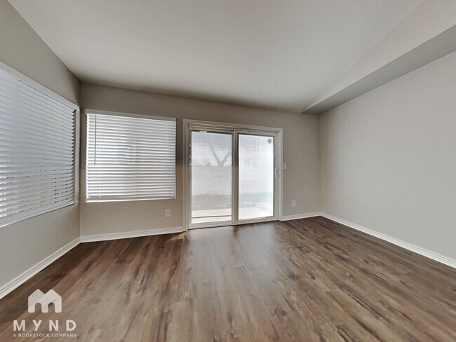 Foto del edificio - 413 W Renee Dr