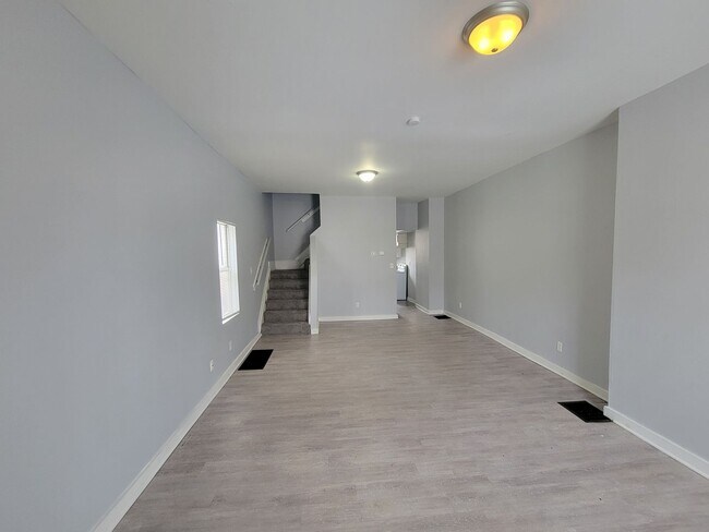 Foto del edificio - 673-675 Stanley Ave