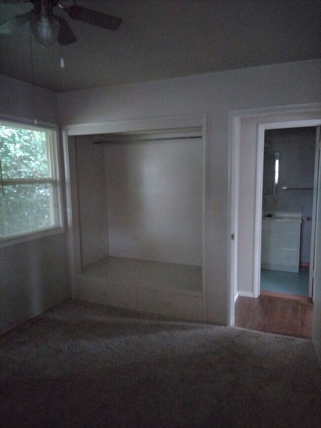 Foto del edificio - 513 SE K St