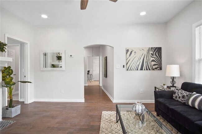 Foto del edificio - 437 Chappell Rd NW