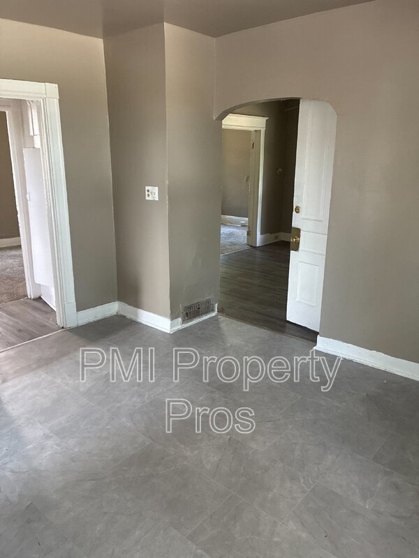 Building Photo - 1413 N 37th St