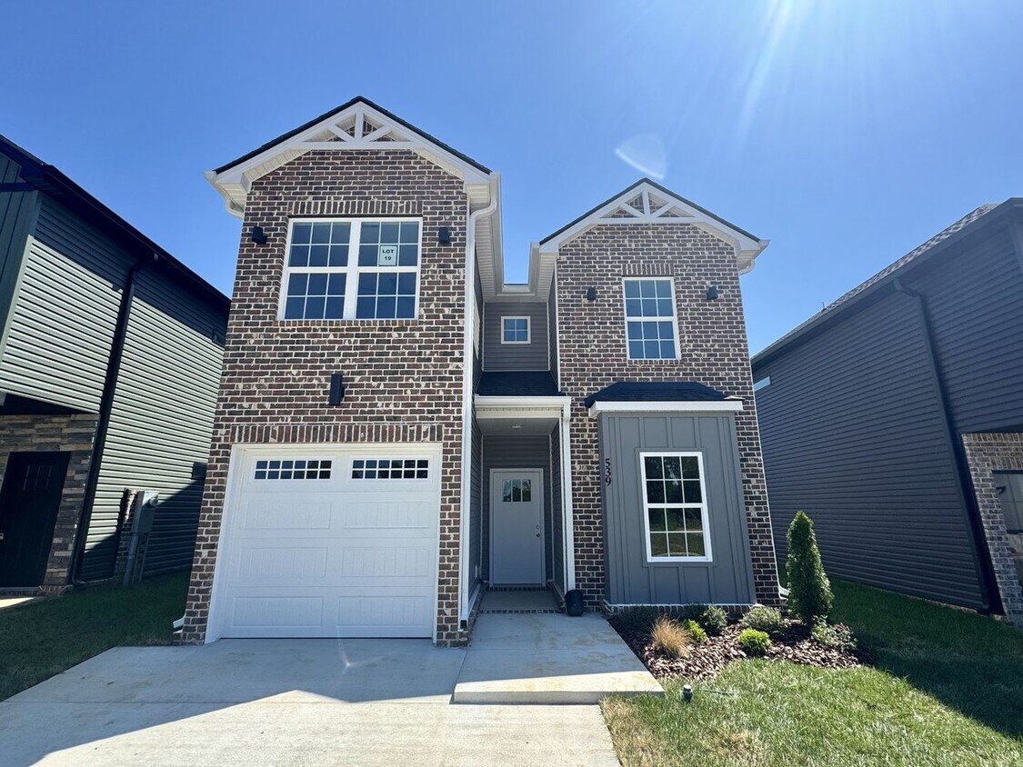 Primary Photo - 4 Bedroom 3 Bath Luxury Home Near Madison ...