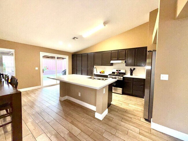 Foto del edificio - 3349 Gaswell Ln