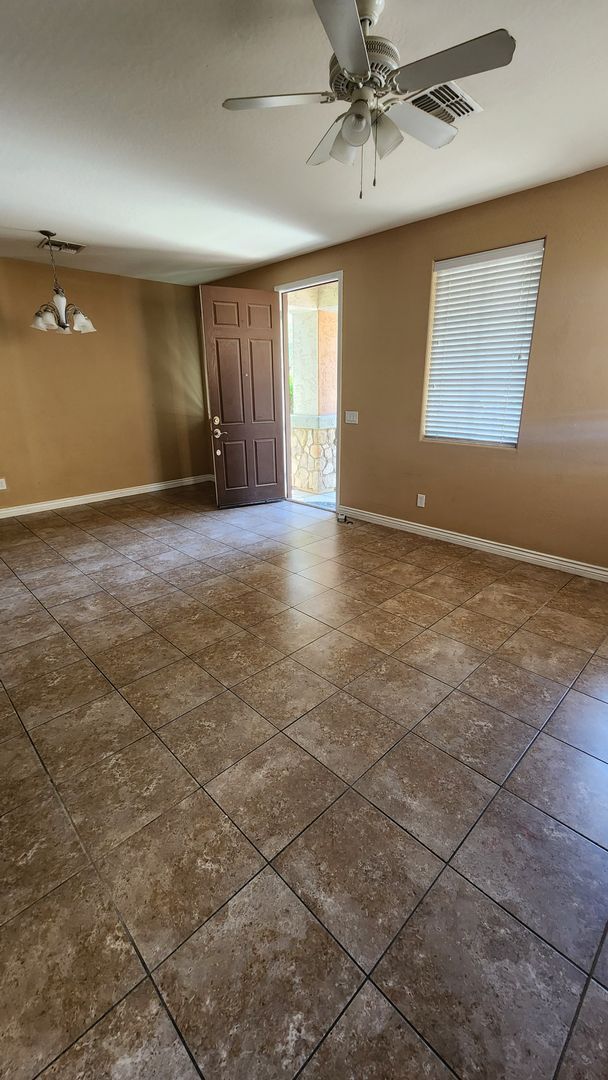 Building Photo - Tolleson home for rent! 3 bedroom 2.5 bath