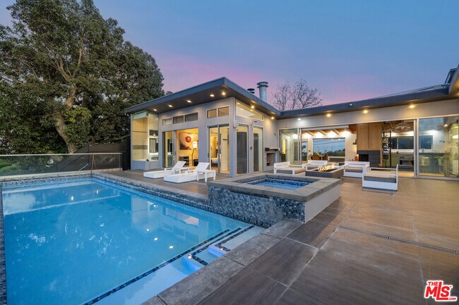 Building Photo - 7275 Mulholland Dr