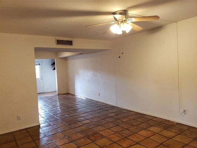 Foto del edificio - 1433 Cedar Post Ln