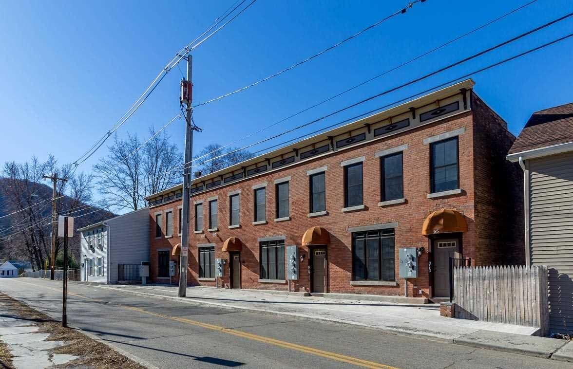 Primary Photo - 71 E Main St