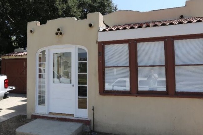 Building Photo - 2844 Glenrose Ave