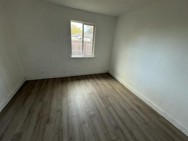 Building Photo - 4026 Sebastopol Rd