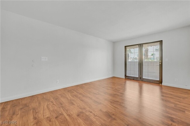 Building Photo - 4330 Sanderling Cir