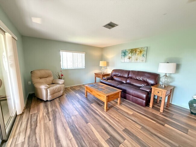 Building Photo - 2 Bedroom/2 Bathroom Available Now! 55+ An...