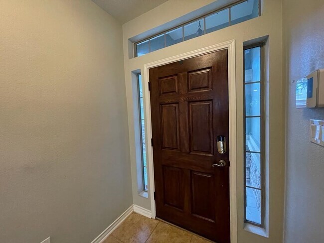 Building Photo - 9813 Sandhill Dr