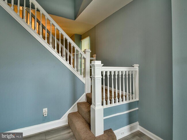 Building Photo - 234 Collins Ave