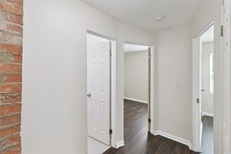 Building Photo - 443 Fairway Blvd