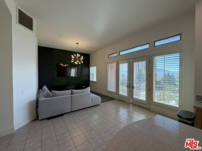 Building Photo - 150 S San Fernando Blvd