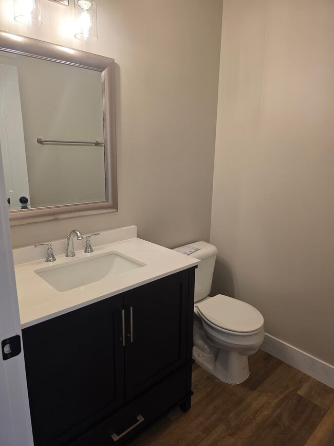 Foto del edificio - 609 Detroit St