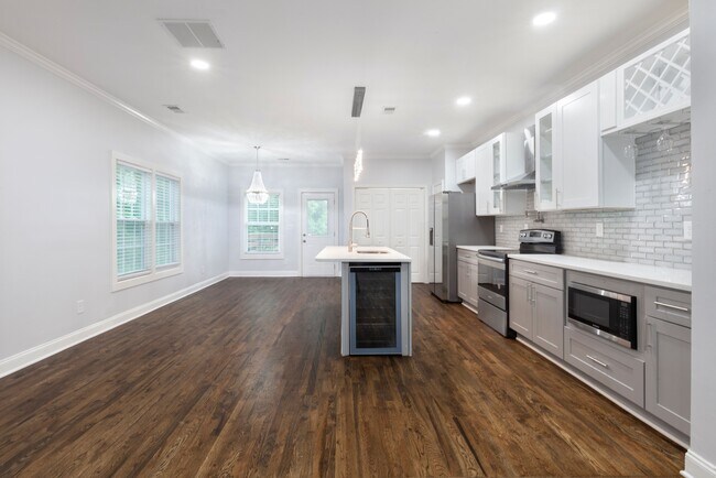 Foto del edificio - 864 Mildred Pl NW