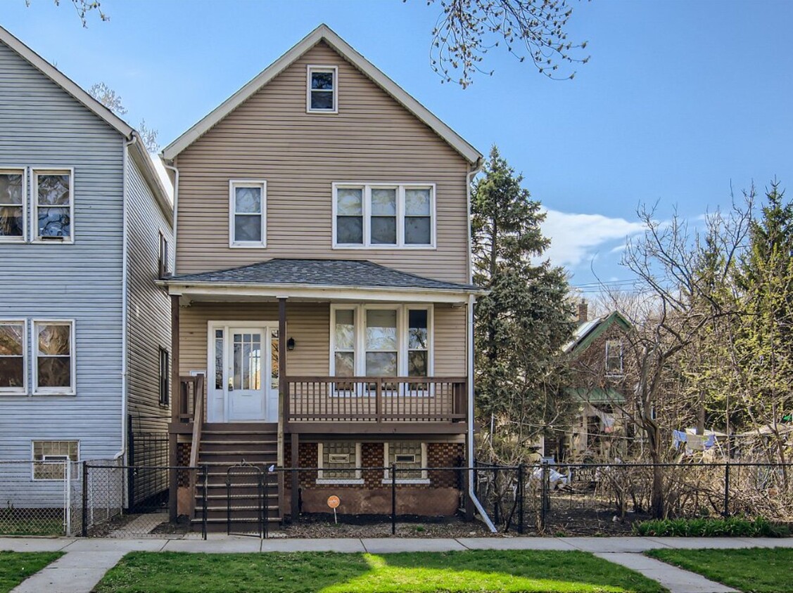 Primary Photo - 8506 S Mackinaw Ave
