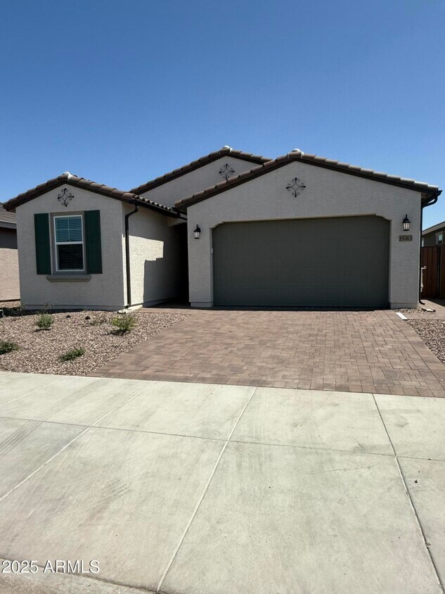 Foto principal - 15763 W Pioneer St