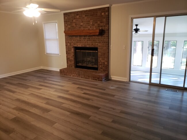 Building Photo - 529 Palmer Dr