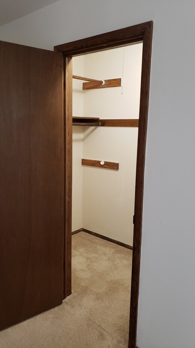 Foto del edificio - 2370 S 107th St