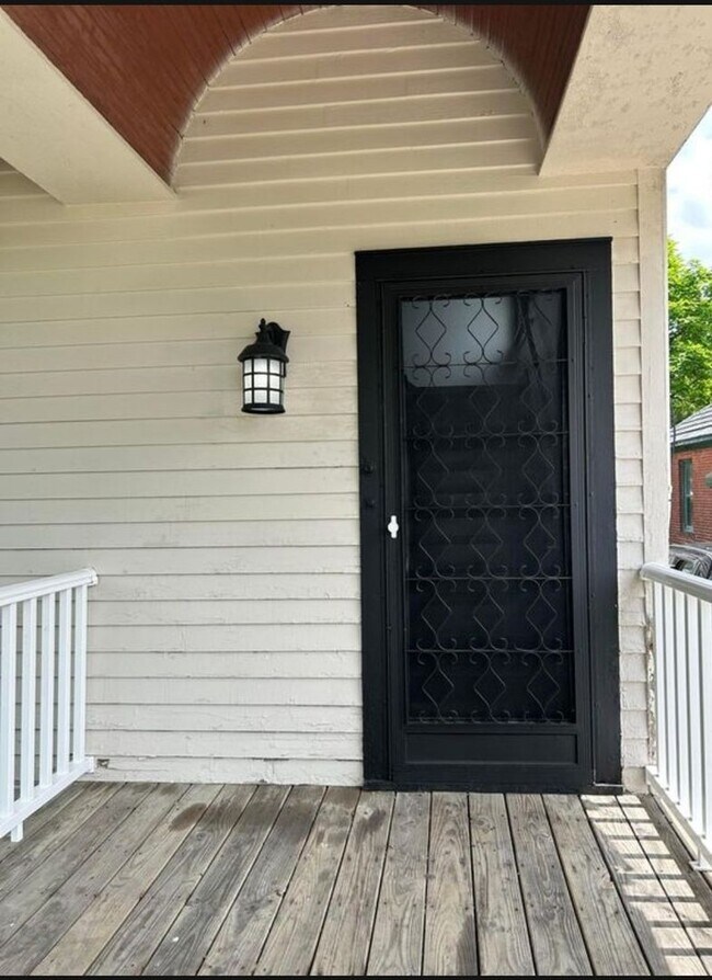 Foto del edificio - 1605 Kearsley Park Blvd