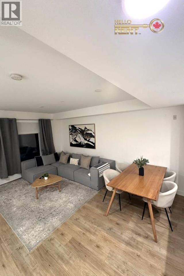 Building Photo - 2035 Glenaire Dr