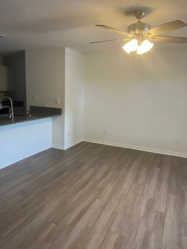 Building Photo - 1800 Tsuga Way