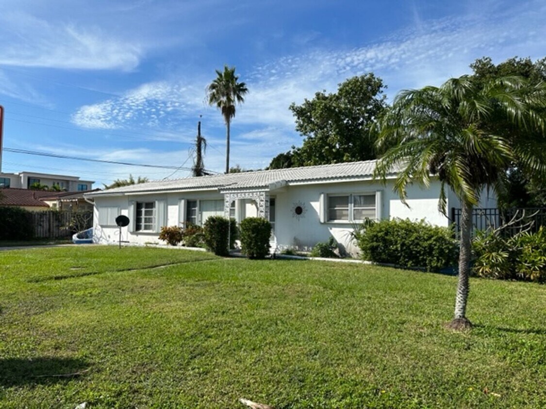 Beach Home Available Now in Redington Beach! House Rental in