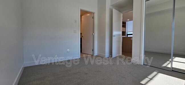 Photo du bâtiment - 705-1488 Bertram St