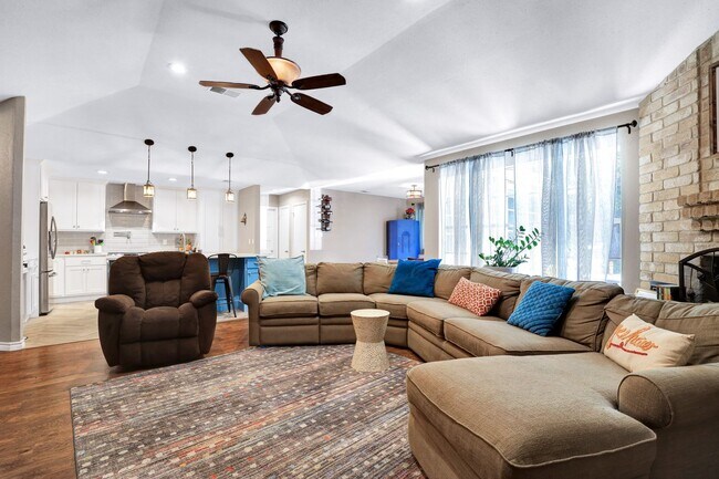 Building Photo - ***APPLICATION CURRENTLY UNDER REVIEW***Co...