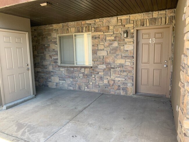 Building Photo - 946 W 630 S