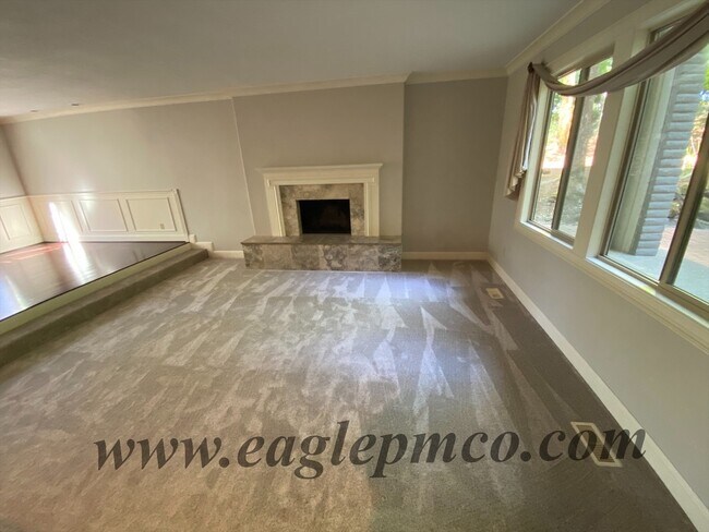 Building Photo - 2981 Vale Ct