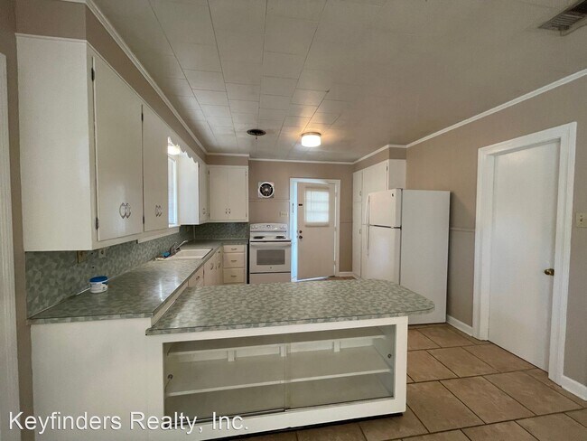 Building Photo - 2 br, 1 bath House - 610 Avenue G