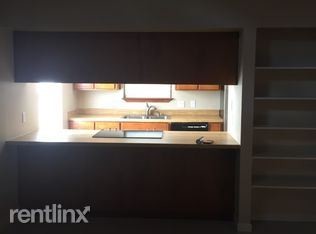 Foto del edificio - 2711B Redwood St