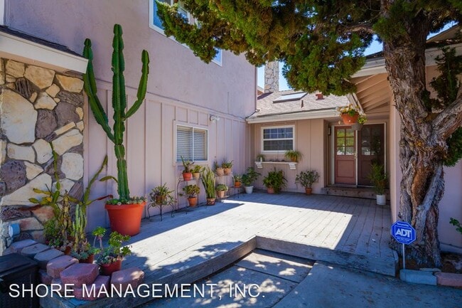 Building Photo - 5 br, 3 bath House - 1830 Citadel Ct.