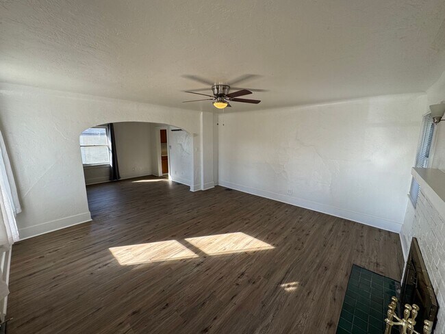 Foto del edificio - Centrally located 2 bedroom house