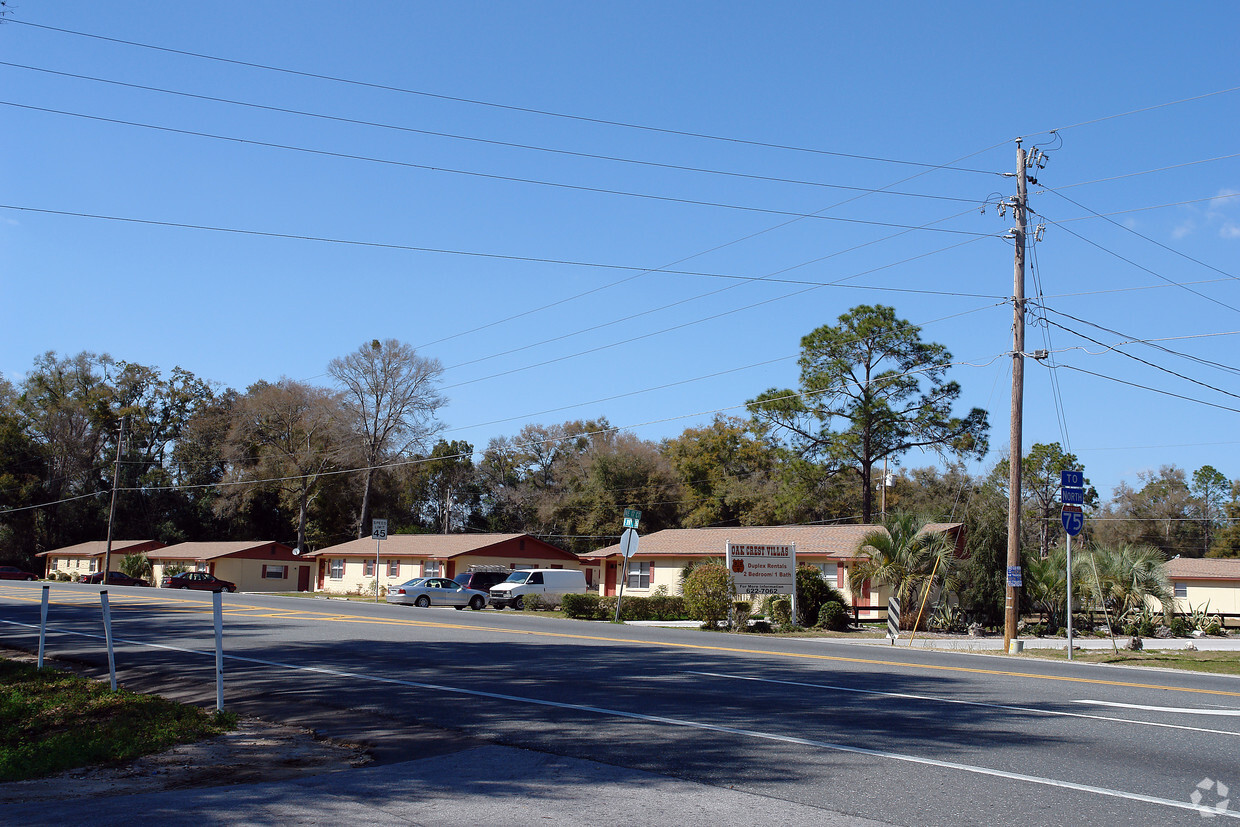 Building Photo - Oak Crest Villas