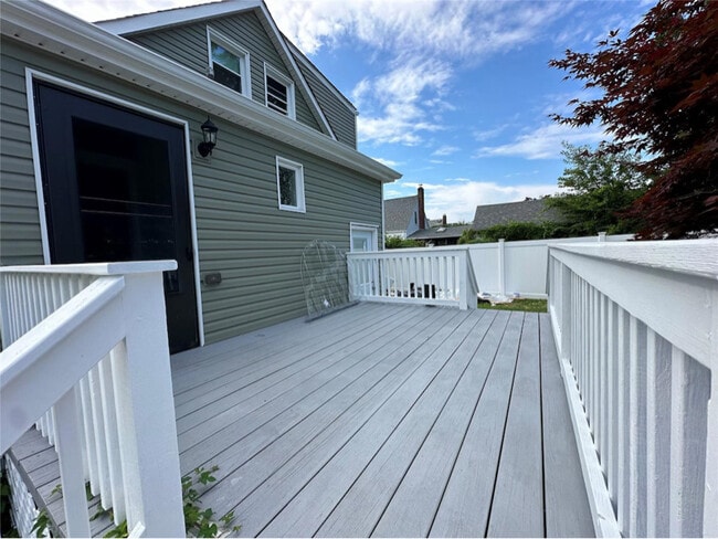 Photo - 143 Church Ave (Islip, NY) House
