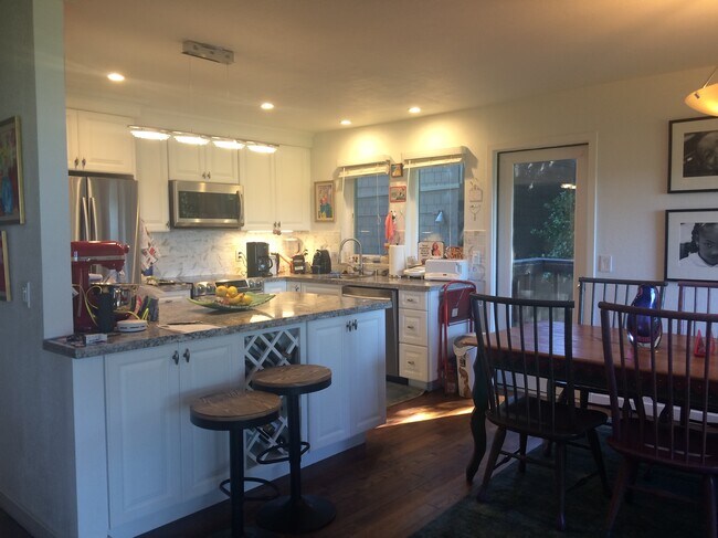 Kitchen/Dining Area - 298 Donahue St