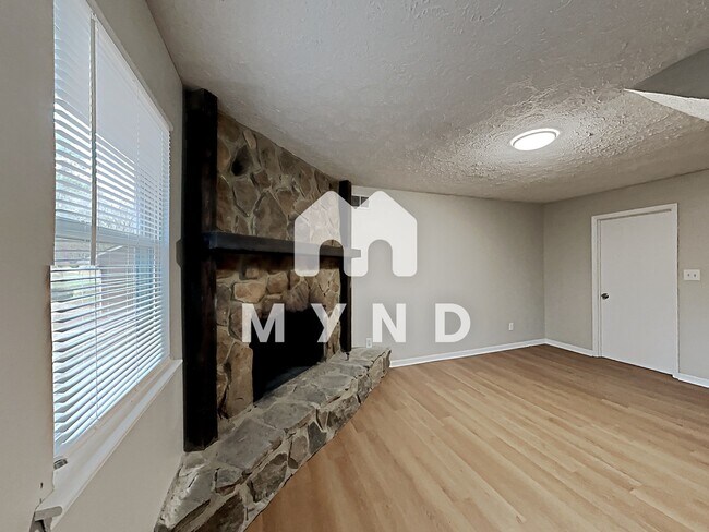 Building Photo - 2262 New Castle Cir